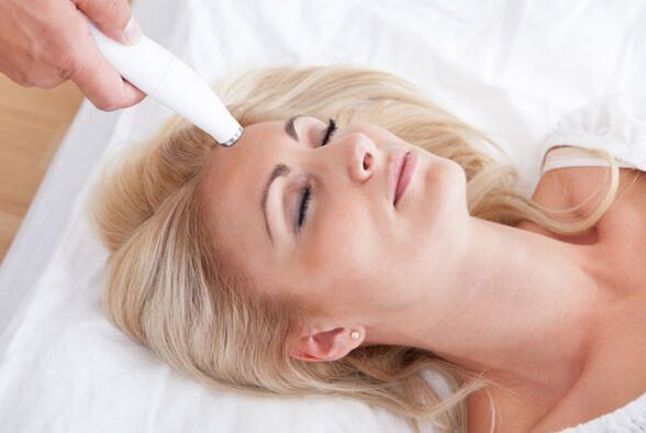 How does fractional laser rejuvenation work